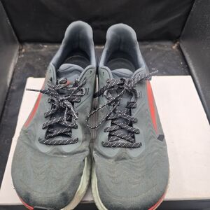 Altra Athletic Shoes‎ in Gray and Red